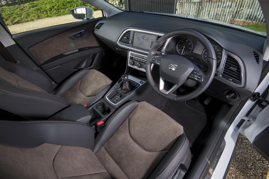 Интерьер Seat Leon X-Perience 4Drive 2017 года  (UK) (фото 34 из 40)